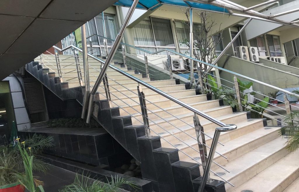 Stainless Steel Stair Railing, Works for Hotel Ujan Bhati